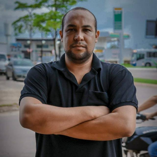 R. M. Oliveira